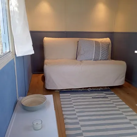 Sfeervolle Pipowagen/ Tiny House Dichtbij Park De Hoge Veluwe Campsite Hummelo