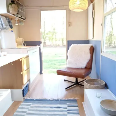 Campsite Sfeervolle Pipowagen/ Tiny House Dichtbij Park De Hoge Veluwe