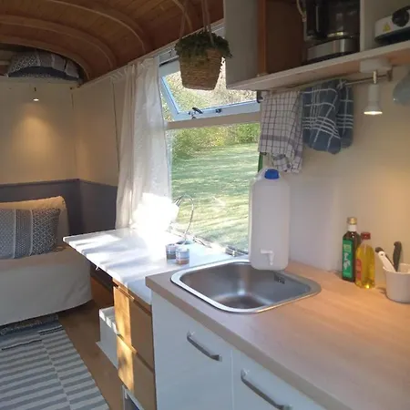 Sfeervolle Pipowagen/ Tiny House Dichtbij Park De Hoge Veluwe Campsite